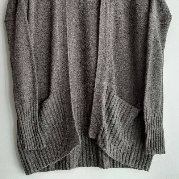 AZURE SKIES / Aritzia Lenox Sweater Cardigan Relaxed Fit Grey Sz XXS - Picture 4 of 15